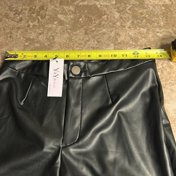Black Faux Leather Flare Pants
NWT, side slit, indie sleaze,goth,emo,party club - Picture 4 of 13